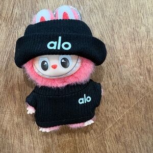 Pin for love  mini with Alo outfit